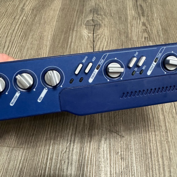 DigiDesign MBox 2 USB Audio Interface (Read) - Picture 4 of 12